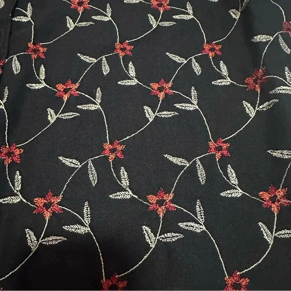 Y2k Black embroidered floral button up shirt size large - Picture 2 of 6
